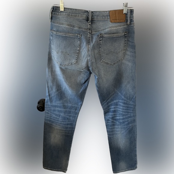 American Eagle Men’s Blue Jeans. Size 31x32. Color Blue. - Picture 2 of 5